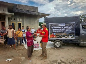 NHM Salurkan Bantuan Sosial untuk Masyarakat Terdampak Banjir di Sumut