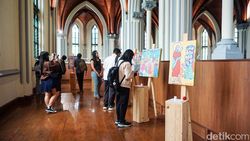 Pameran Seni Natal Hidupkan Balkon Gereja Katedral Jakarta