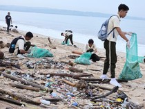 Pantai Kedonganan Darurat Sampah, Relawan Turun Tangan Pulihkan Pesisir Bali