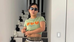 Park Na Rae jadi orang pertama yang membuat Injection Auntie ke spotlight. Awalnya karena si komedian dilaporkan eks manajernya terkait tindakan bullying di tempat kerja. Dalam laporan polisi muncul pernyataan dari eks manajer soal resep proxy hingga akhirnya praktik ilegal Injection Auntie mencuat. (Foto: dok. Instagram @wooju1025)