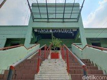 Dari Kios Pasar Nostalgia, Ukik Antar Mimpi Sang Anak Kuliah hingga Rusia