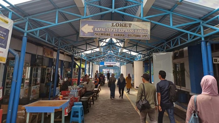 Cuaca Ekstrem, Pelabuhan Boom Baru Hentikan Penyeberangan ke Babel