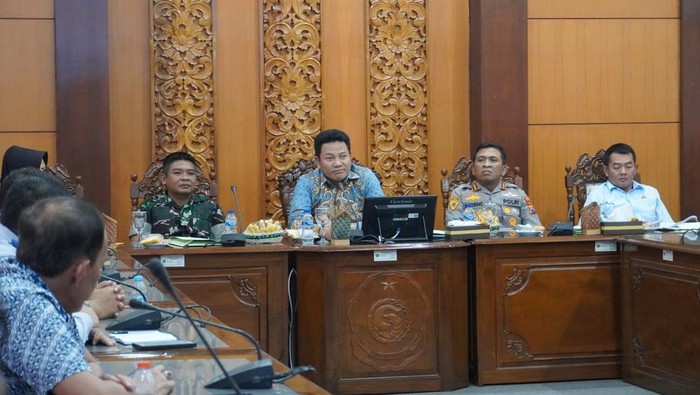 Pemkab Sidoarjo Bahas Tembok Pembatas Jalan di Banjarbendo, Ini Hasilnya