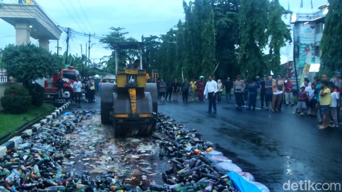 Perlawanan Terhadap Miras Jelang Nataru di Mapolres Sukabumi