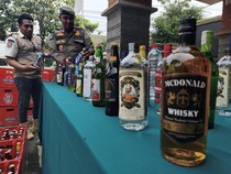 1.407 Botol Miras Bodong di Sidoarjo Dimusnahkan Jelang Nataru