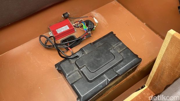 Penampakan becak listrik yang diproduksi PT Len Industri