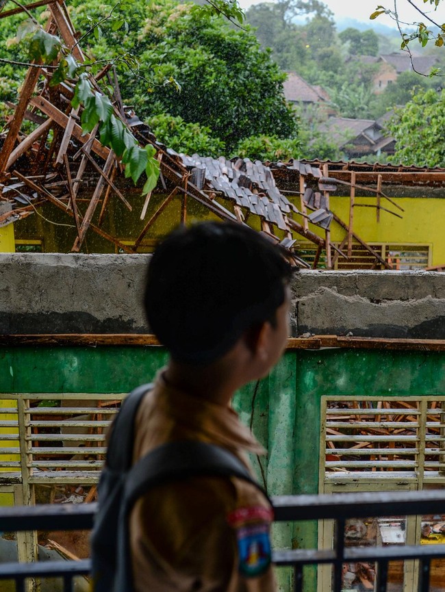 Perpustakaan Sekolah di Serang Ambruk, Aktivitas Belajar Terganggu