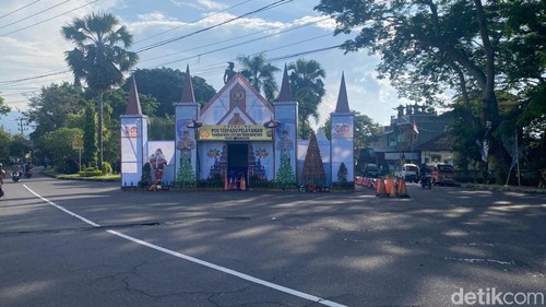 Suasana pos terpadu milik Polres Karangasem yang ada di Jalan Gatot Subroto, Karangasem, Jumat (19/12/2025).