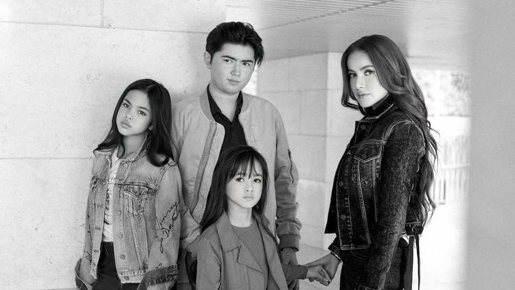 Olla Ramlan Ultah Ke-46, Anak Pertama: Stay Young My Vampire of A Mom!