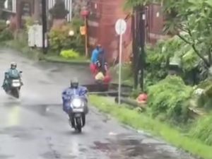 Video: Viral Staf KPU Badung Buang Sampah ke Selokan, Ini Klarifikasinya