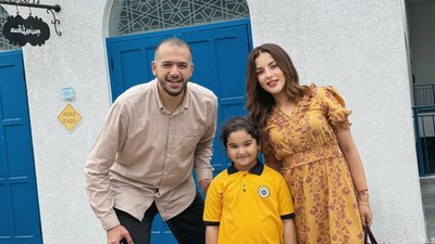 Momen Manis Tasya Farasya & Mantan Suami Ambil Rapor Anak