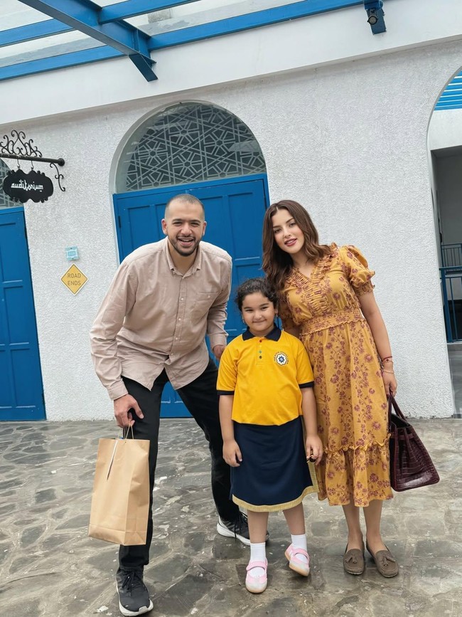 Momen Manis Tasya Farasya & Mantan Suami Ambil Rapor Anak