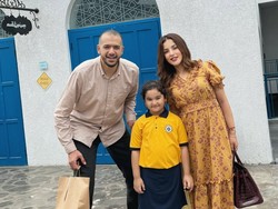 Momen Manis Tasya Farasya & Mantan Suami Ambil Rapor Anak