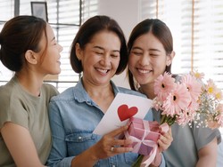 Video: 6 Drakor yang Cocok Ditonton di Hari Ibu