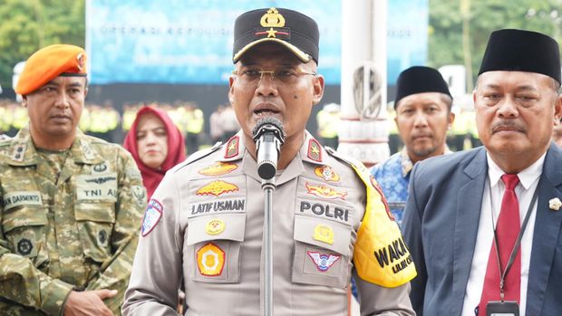 Wakapolda Jateng, Brigjen Latif Usman, dalam Apel Gelar Pasukan Operasi Lilin Candi 2025 di halaman Mapolda Jateng, Jumat (19/12/2025). Wakapolda Jateng, Brigjen Latif Usman, dalam Apel Gelar Pasukan Operasi Lilin Candi 2025 di halaman Mapolda Jateng, Jumat (19/12/2025).