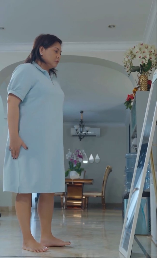 Perubahan bentuk tubuhnya kerap jadi sorotan dan sasaran bullying yang tak jarang membuatnya sedih. “Memang banyak orang yang bully. Awal-awal tuh merasa, kayaknya marah, sedih, kenapa ya kok bisa secepat itu mereka nge-judge, bisa ngatai-ngatain?” tuturnya. Foto: Instagram/@audyitem