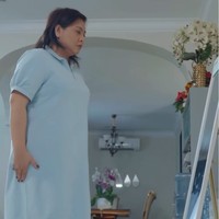 Perubahan bentuk tubuhnya kerap jadi sorotan dan sasaran bullying yang tak jarang membuatnya sedih. “Memang banyak orang yang bully. Awal-awal tuh merasa, kayaknya marah, sedih, kenapa ya kok bisa secepat itu mereka nge-judge, bisa ngatai-ngatain?” tuturnya. Foto: Instagram/@audyitem