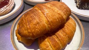 Unik! Ada Salt Bread Croissant yang Flaky di Bakery Ini