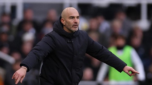 Soccer Football - Premier League - Newcastle United v Chelsea - St. James Park, Newcastle, Britain - December 20, 2025 Chelsea manager Enzo Maresca reacts Action Images via Reuters/Lee Smith EDITORIAL USE ONLY. NO USE WITH UNAUTHORIZED AUDIO, VIDEO, DATA, FIXTURE LISTS, CLUB/LEAGUE LOGOS OR LIVE SERVICES. ONLINE IN-MATCH USE LIMITED TO 120 IMAGES, NO VIDEO EMULATION. NO USE IN BETTING, GAMES OR SINGLE CLUB/LEAGUE/PLAYER PUBLICATIONS. PLEASE CONTACT YOUR ACCOUNT REPRESENTATIVE FOR FURTHER DETAILS..