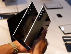 Adu Kemewahan: Deretan Foto Galaxy Z TriFold vs Fold7, Pilih Mana?