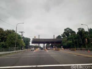 Jelang Libur Nataru, 351 Ribu Kendaraan Melintas di Tol Tangerang-Merak