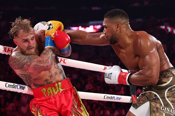 Foto: Anthony Joshua Pukul KO Jake Paul