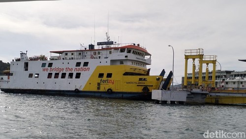 Kapal di Pelabuhan Marina Labuan Bajo, Manggarai Barat, NTT.