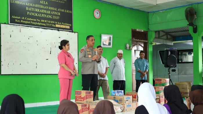 Kapolda Babel Irjen Viktor T Sihombing menyambangi sejumlah Panti Jompo dan Panti Asuhan.
