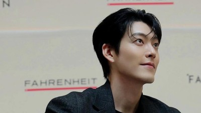 8 Potret Tampan Kim Woo Bin, Sembuh dari Kanker Kini Nikahi Shin Min Ah