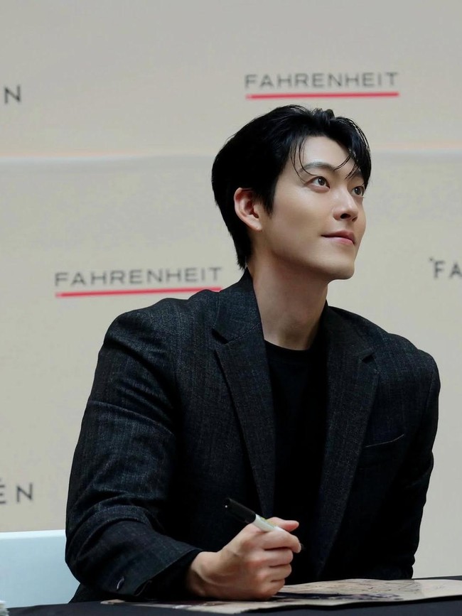 8 Potret Tampan Kim Woo Bin, Sembuh dari Kanker Kini Nikahi Shin Min Ah