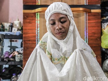 Kisah Dea Perempuan Tegar Dengan HIV