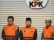 KPK Tahan Bupati Bekasi Ade Kuswara Kunang Tersangka Suap Ijon Proyek