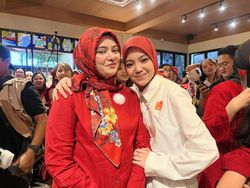 Bikin Haru! Kisah Perjuangan Anak Dampingi Ibu Lawan Kanker Payudara