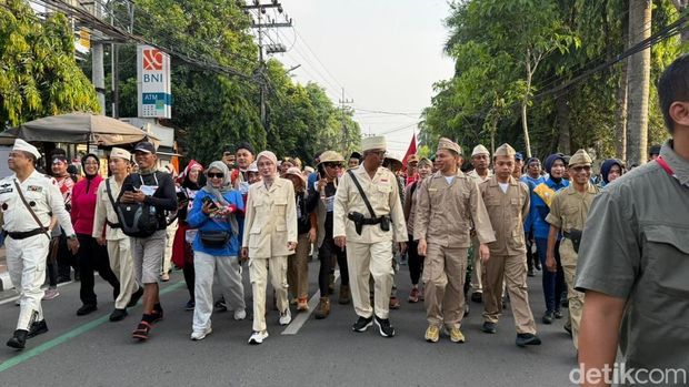 Usai Vakum 6 Tahun, Pemkot Kediri Hidupkan Kembali Napak Tilas Perjuangan Jenderal Sudirman Minggu (20/12/2025). Ribuan Peserta Ikuti Napak Tilas Jenderal Sudirman Rute Kediri–Bajulan