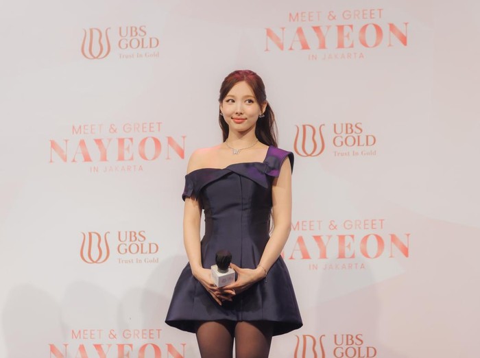 Nayeon TWICE datang ke Jakarta untuk gelaran fan meeting dan pembukaan gerai baru UBS Gold.