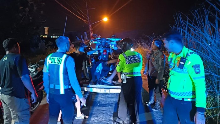 Patroli Dini Hari, Polisi Amankan Remaja Balap Liar di JLU Lamongan