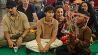 Pertunjukan wayang kulit yang dipentaskan sebanyak 40 dalang cilik dan remaja dari Sanggar Monod Laras selama tiga hari di gedung cagar budaya nasional tersebut dalam rangka memperingati Hari Wayang Sedunia, Hari Gamelan Sedunia, dan Hari Anak Internasional sekaligus sebagai upaya melestarikan seni budaya khas Indonesia khususnya dibidang wayang kulit serta gamelan.  ANTARA FOTO/Makna Zaezar