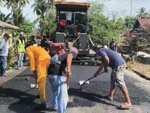 Jalan Rusak 20 Tahun di Lutra Diperbaiki Lewat Bantuan Keuangan Pemprov Sulsel