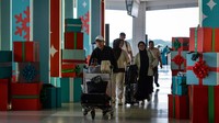 Lonjakan penumpang ini sejalan dengan tren tahunan pada periode Natal dan Tahun Baru, di mana Bandara Soekarno-Hatta menjadi salah satu simpul transportasi udara tersibuk di Indonesia. ANTARA FOTO/Putra M. Akbar