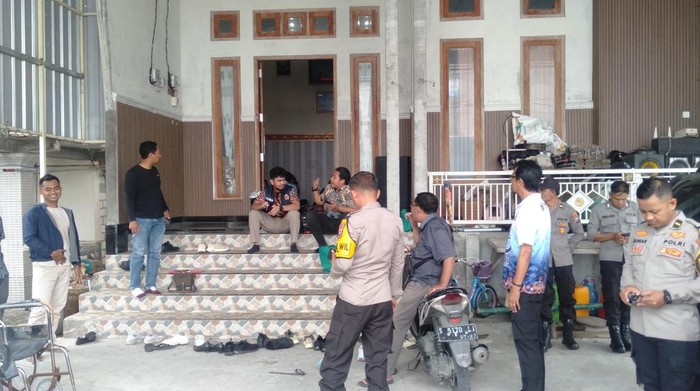 Puluhan Warga Lamongan Diduga Keracunan Usai Santap Hidangan Hajatan