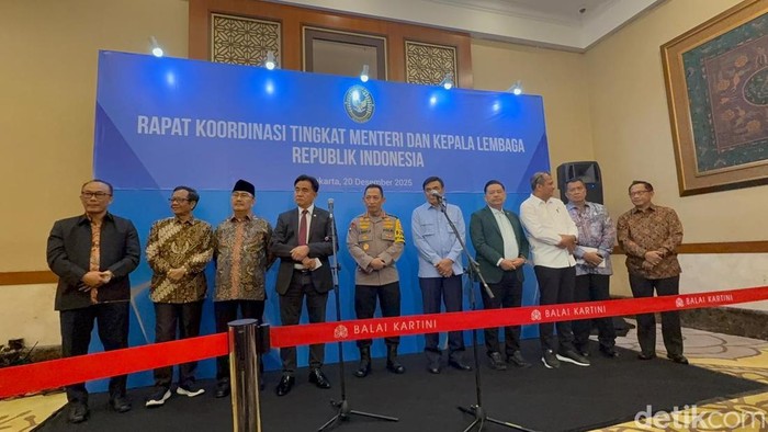 Kapolri Hadiri Rakor Tingkat Menteri dengan Komisi Percepatan Reformasi