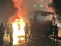 Bus Medan Jaya Terbakar Saat Melintas di depan Polres Muratara