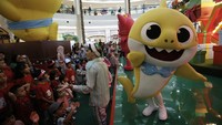 Memeriahkan Natal dan Tahun Baru, Kota Kasablanka menghadirkan karakter Pinkfong Baby Shark.