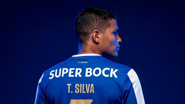 Thiago Silva Menolak Pensiun, Gabung Porto di Usai 41 Tahun-Bidik Piala Dunia