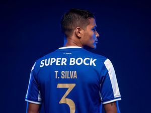 Gabung ke FC Porto, Thiago Silva Ingin Bermain di Piala Dunia 2026