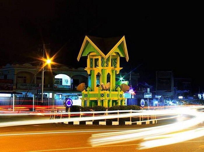 Tugu Ale-ale Ketapang.