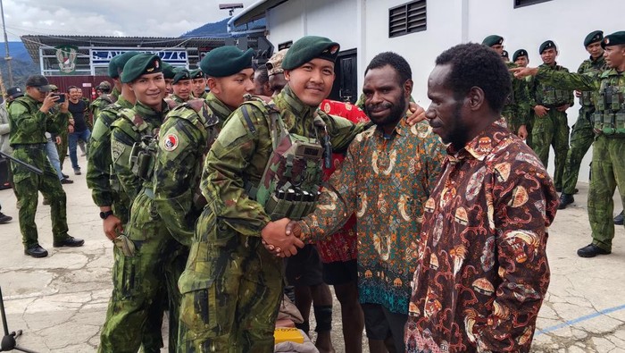 7 Anggota OPM di Puncak Papua Tengah Ikrar Kembali ke Pangkuan NKRI