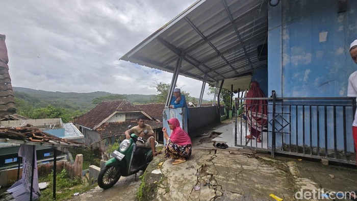 Nestapa Warga Kampung Mati, Palabuhanratu, Sukabumi