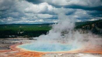 Jika Yellowstone meletus lagi seperti terakhir kali, Amerika Utara akan ikut hanyut bersamanya. Foto: Bored Panda