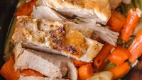 Begitu juga dengan resep Crockpot Turkey Breast yang menawarkan daging kalkun empuk dan kuah gurih lewat slow cooker. Hidangan ini cocok dijadikan menu praktis. Foto: Site Culinary/Visual